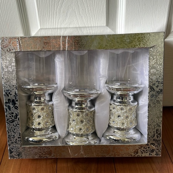 3 Pc Floral Detail Candle Holders - Picture 2 of 4